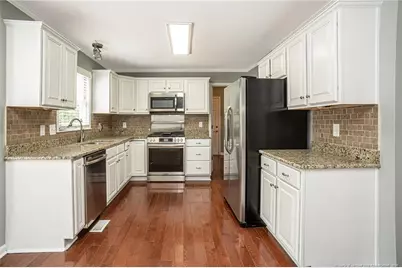 2119 Hollyridge Place, Fayetteville, NC 28304 - Photo 10