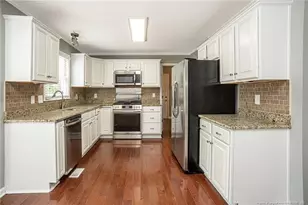 2119 Hollyridge Pl, Fayetteville, NC 28304 - Photo 10