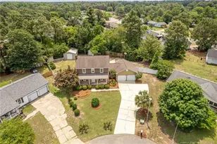 2119 Hollyridge Pl, Fayetteville, NC 28304 - Photo 2