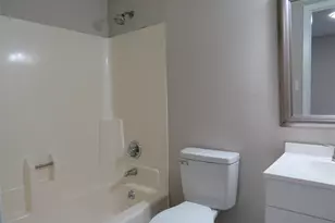 210-18 Colonial Dr, Fayetteville, NC 28301 - Photo 10