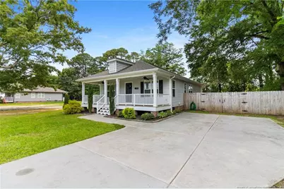 701 E Pearsall Street, Dunn, NC 28334 - Photo 2