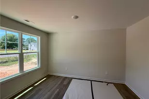 207 Baxley Dr, Dunn, NC 28334 - Photo 2