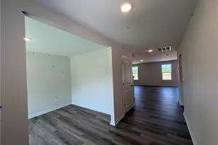 207 Baxley Dr, Dunn, NC 28334 - Photo 2