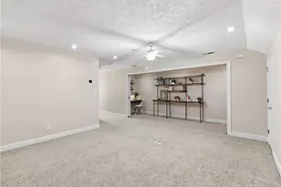 327 Ridgeway Ct, Fayetteville, NC 28311 - Photo 36
