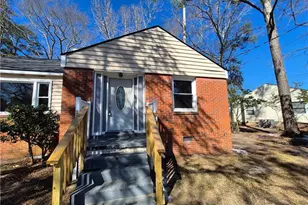 113 N Wright St, Raeford, NC 28376 - Photo 2