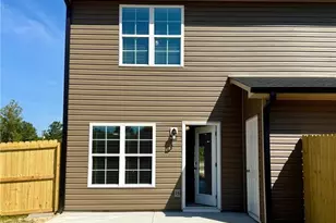 8103 King Rd, Fayetteville, NC 28306 - Photo 2