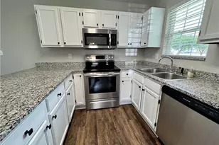 503 E 18th St, Lumberton, NC 28358 - Photo 12