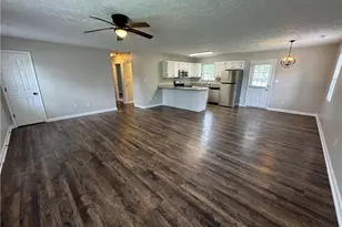503 E 18th St, Lumberton, NC 28358 - Photo 4
