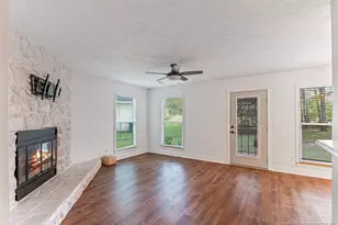 4305 Falls Dr, Hope Mills, NC 28348 - Photo 6