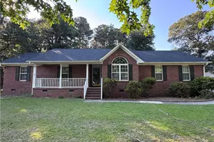 123 Cornwallis Ct, Raeford, NC 28376 - Photo 2