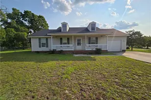 108 Laura Ln, Raeford, NC 28376 - Photo 2