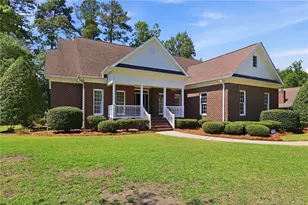 1102 Laurel Oak Ln, Lumberton, NC 28358 - Photo 2