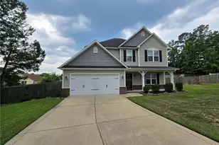 102 Whistling Pines Dr, Raeford, NC 28376 - Photo 2