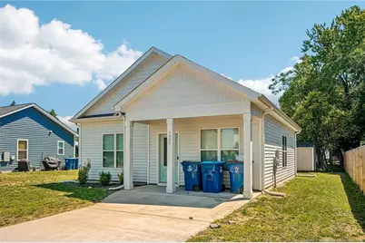 1020 E Harnett Street, Dunn, NC 28334 - Photo 2