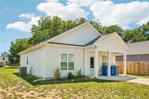 1020 E Harnett St, Dunn, NC 28334 - Photo 10