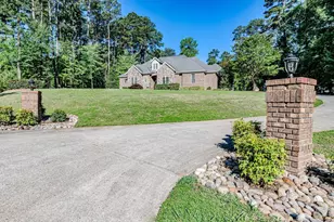 113 Lynnbrook Dr, Sanford, NC 27330 - Photo 2