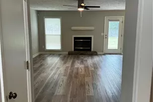 112 Thornbird Dr, Raeford, NC 28376 - Photo 4