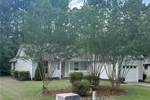630 Lilac Ln, Vass, NC 28394 - Photo 2