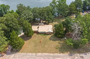 113 Lakeview Dr, Red Springs, NC 28377 - Photo 6