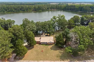 113 Lakeview Dr, Red Springs, NC 28377 - Photo 8