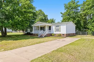 5212 Style Dr, Parkton, NC 28371 - Photo 2