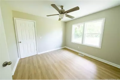 4825 Cottonwood Drive, Fayetteville, NC 28304 - Photo 8
