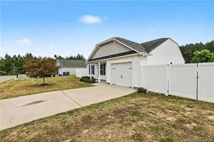 103 Sampson Ct, Selma, NC 27576 - Photo 4