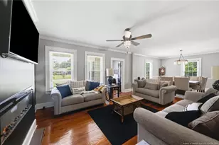 423 E Edinborough Ave, Raeford, NC 28376 - Photo 6