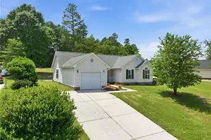 514 Northwoods Dr, Raeford, NC 28376 - Photo 2