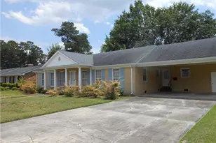 305 W 32nd St, Lumberton, NC 28358 - Photo 2