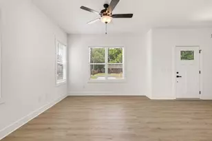 1019 E Harnett St, Dunn, NC 28334 - Photo 6