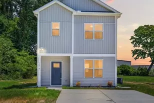 1019 E Harnett St, Dunn, NC 28334 - Photo 1