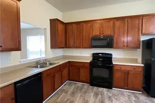 233 Palace Green Ln, Sanford, NC 27330 - Photo 2