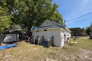 208 Scarborough St, Spring Lake, NC 28390 - Photo 8