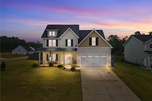 101 Woodford Ln, Vass, NC 28394 - Photo 2