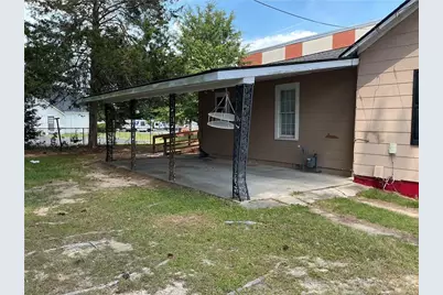 120 W Elwood Avenue, Raeford, NC 28376 - Photo 2
