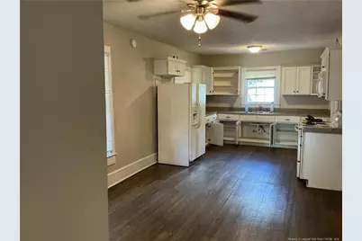 120 W Elwood Avenue, Raeford, NC 28376 - Photo 8