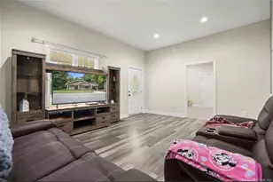 191 W Third St, Parkton, NC 28371 - Photo 10