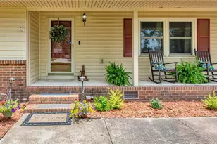 246 Robin Rd, Lumberton, NC 28358 - Photo 6