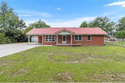 344 S 4th Street, Saint Pauls, NC 28384 - Photo 1