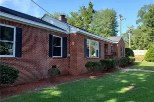 1015 Brook St, Fayetteville, NC 28305 - Photo 2