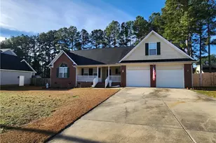 3347 Broomsgrove Dr, Fayetteville, NC 28306 - Photo 2