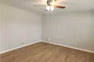 6301 Brettonwoods Ln, Hope Mills, NC 28348 - Photo 2