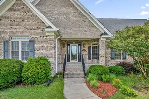 1309 Oakridge Blvd, Lumberton, NC 28358 - Photo 2