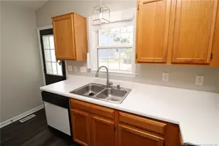 504 Noonday Ct, Holly Springs, NC 27540 - Photo 8