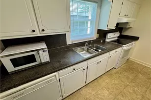 2601 N Roberts Ave, Lumberton, NC 28358 - Photo 10