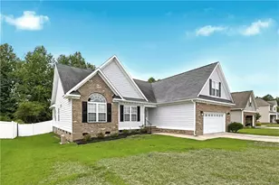 263 Thorncliff Dr, Raeford, NC 28376 - Photo 4