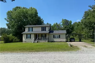 105 Waldorf St, Ahoskie, NC 27910 - Photo 2