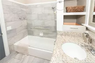 122 Hinsdale Ave, Fayetteville, NC 28305 - Photo 10