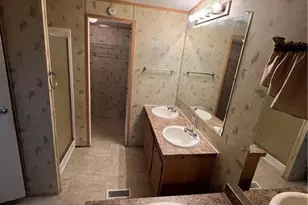 14615 Nc Hwy 130 E, Fairmont, NC 28340 - Photo 20